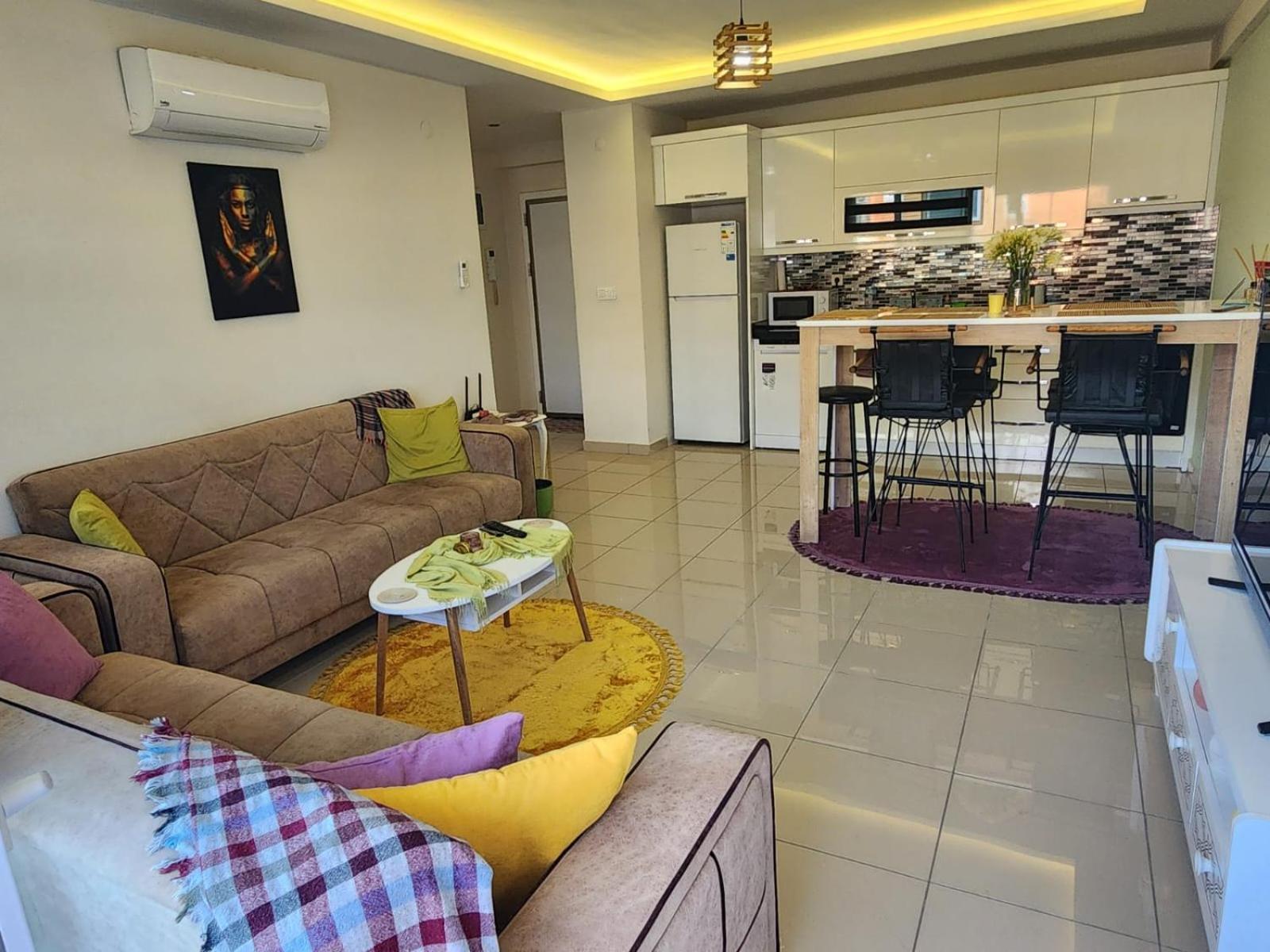 شقة Cozy Sea View Next To The Beach, In The Mid Of The Market, Saturday Bazar, Restaurants & Bars Etc, Alanya Mahmutlar! المظهر الخارجي الصورة